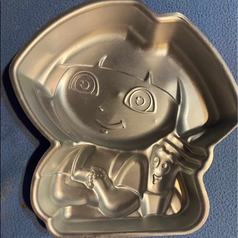Dora the Explorer Metal Birthday Cake Pan Great